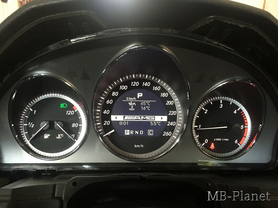 AMG Menü beim 3 Tuben Monochrom KI [204 und GLK]