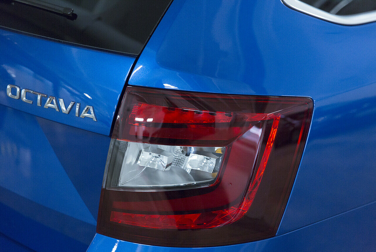 Skoda Octavia 3, Heckansicht: Die LED-Lampen hinten kosten 130 Euro Aufpreis