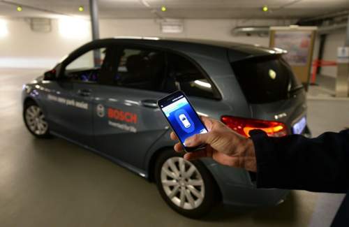 Bosch forscht, wie andere Zulieferer und Autohersteller auch, an automatisierten Einpark-Technologien