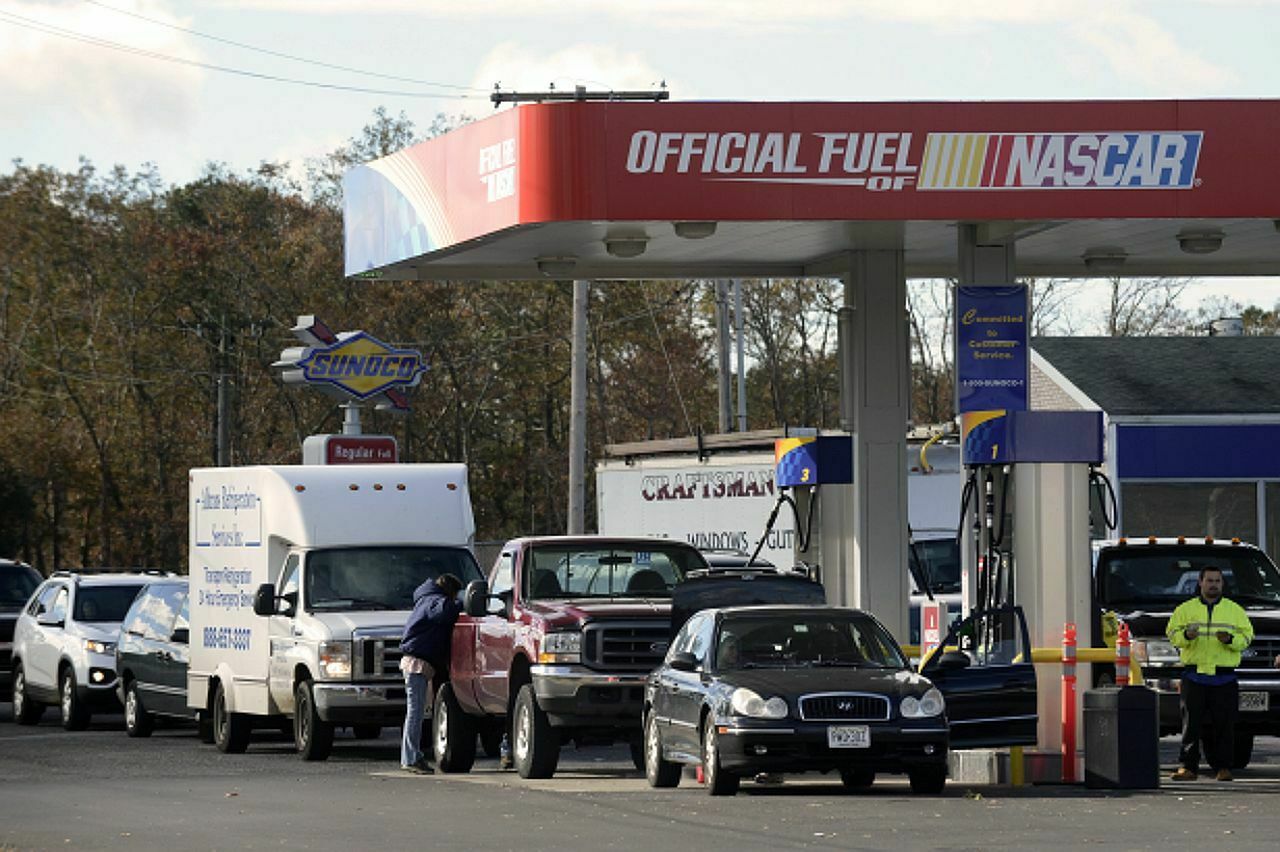 Tankstelle in den USA: In einigen Bundesstaaten dürfen nur Profis die Zapfsäulen bedienen