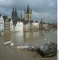 Bundesarchiv-b-422-bild-0086-koln-rheinufer-hochwasser