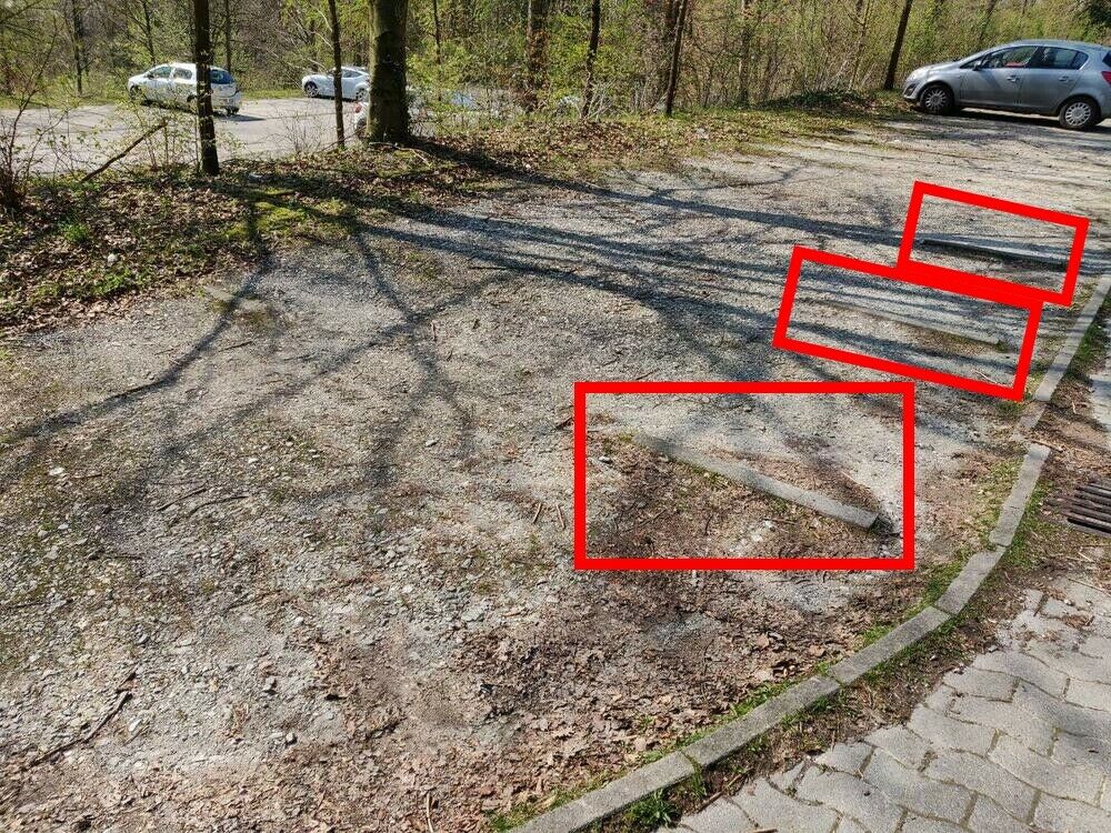 Angeblich außerhalb der Parkflächenmarkierungen geparkt