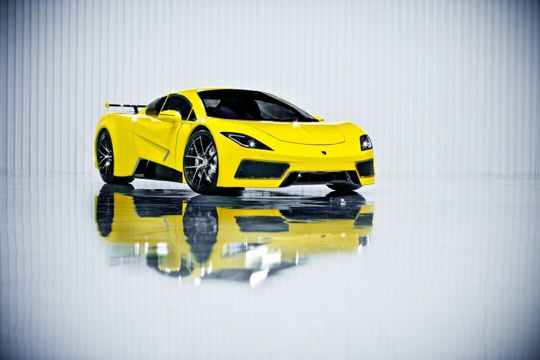 Mit 1.200 Kilogramm Leergewicht ist der Arash leichter als ein Ferrari 458 Speciale