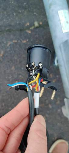 2 Kabel mit Stecker