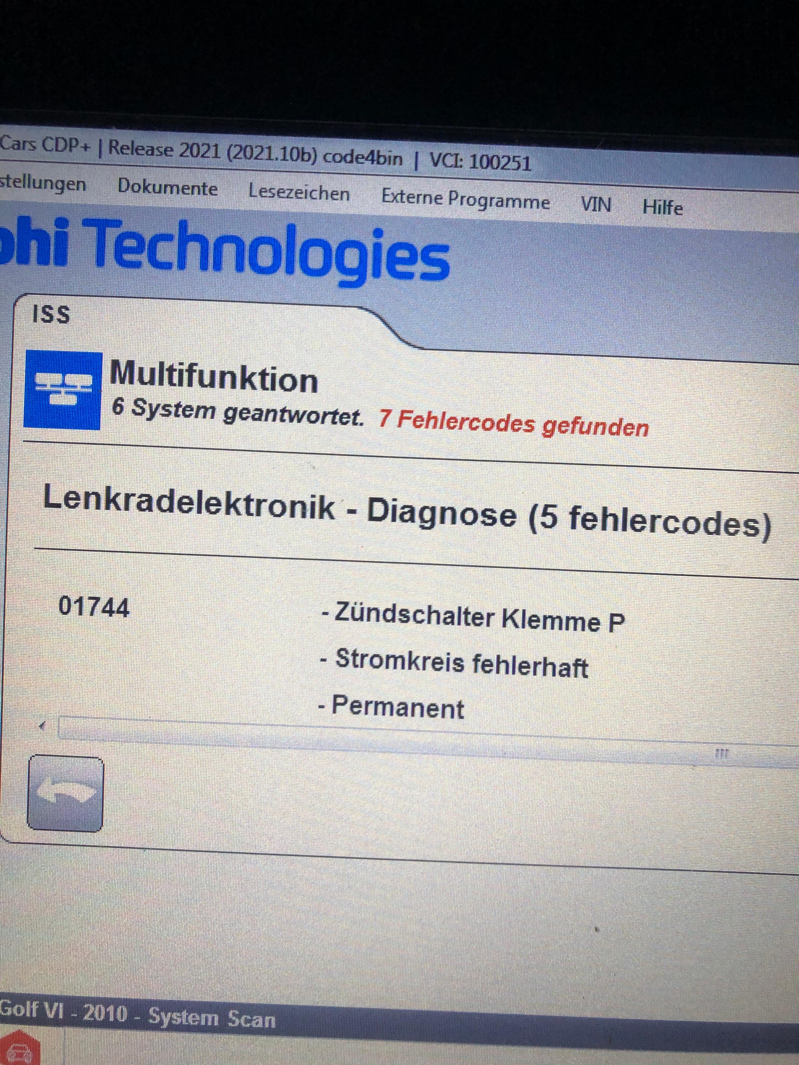 Anlasser dreht bei Zündung an bzw Motor an.
