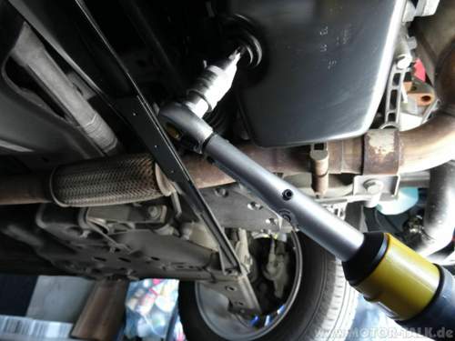 3-torx-45-oelablassschraubeloesen-loesen-dichtring-erneuern