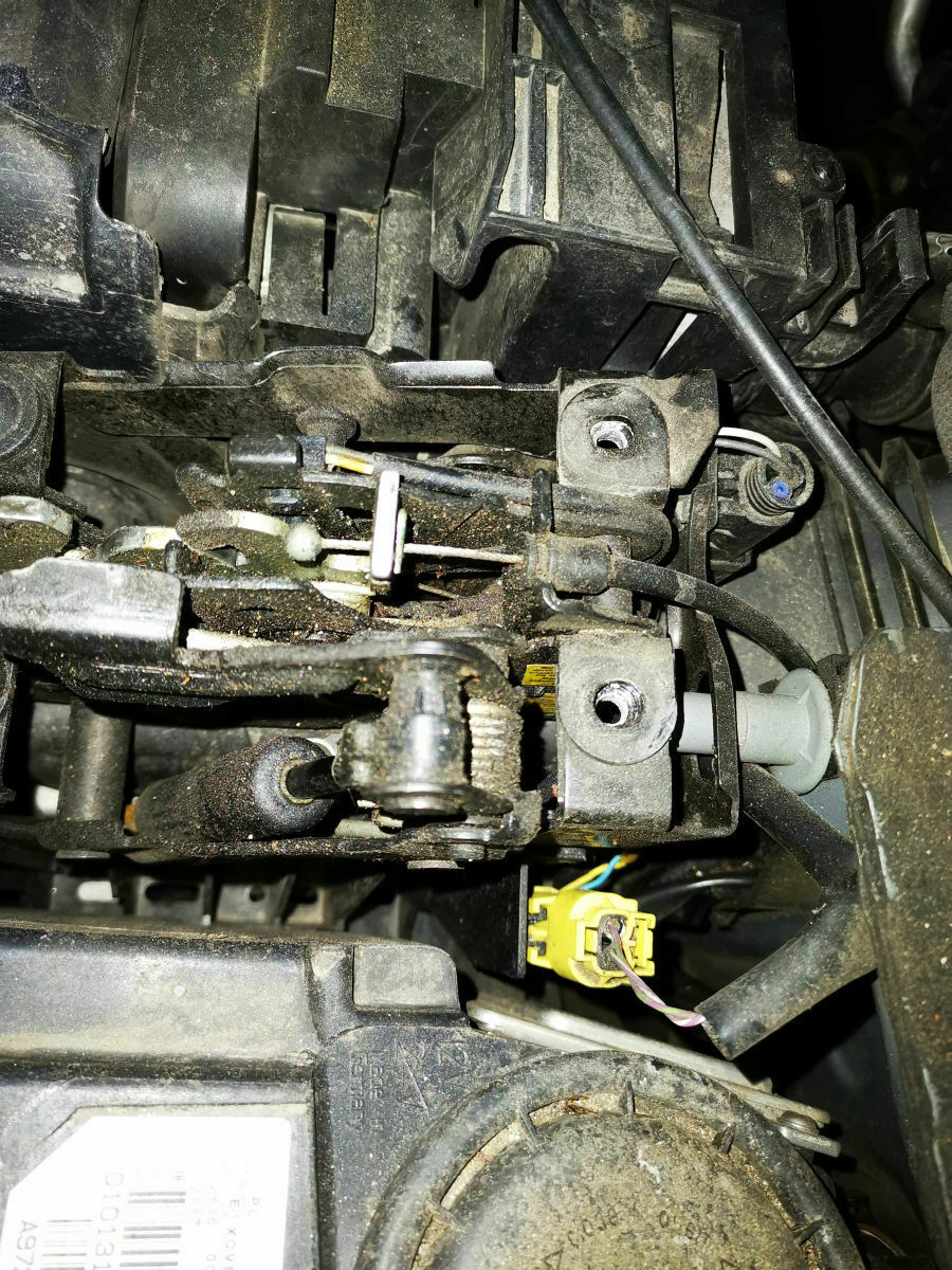 Anzeige "Motorhaube offen"