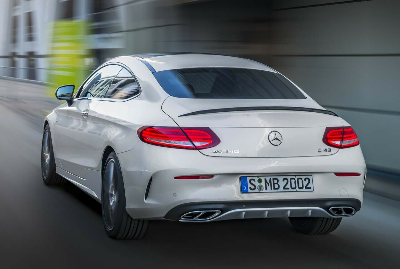 Im Durchschnitt steht ein Mercedes C 43 AMG in Berlin nur zwei Wochen zum Verkauf, dann hat er bereits einen neuen Besitzer gefunden