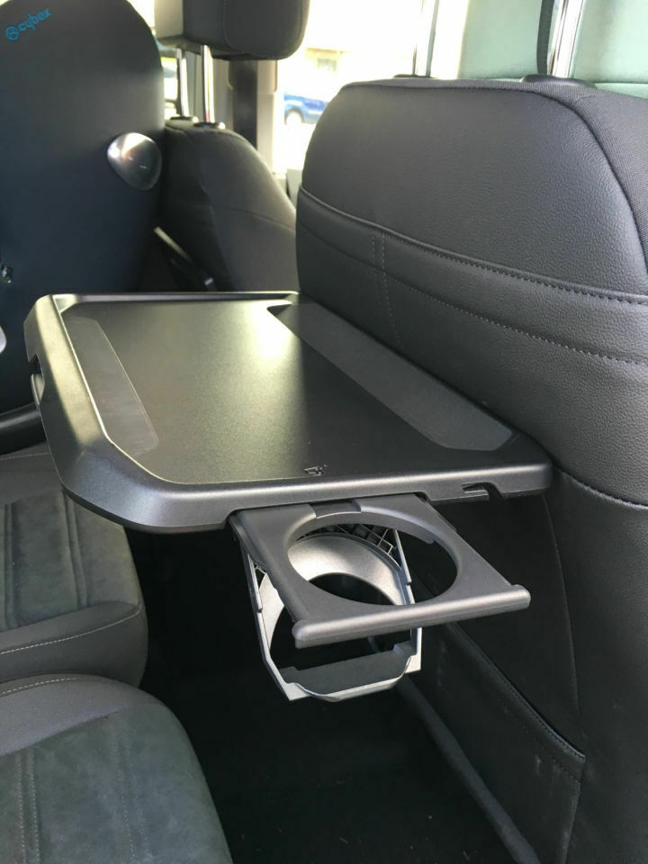 Armlehne Rückbank Cupholder integriert?
