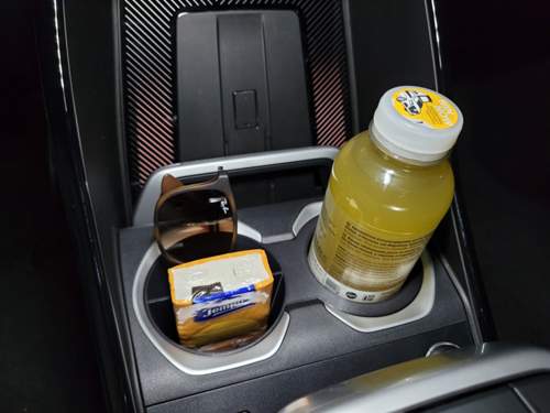 Cupholder mit Kleinteile-Ablage