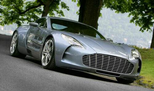 Ein Aston Martin wie man ihn kennt..