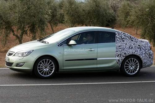 Spyshots-2012-opel-astra-sedan-3