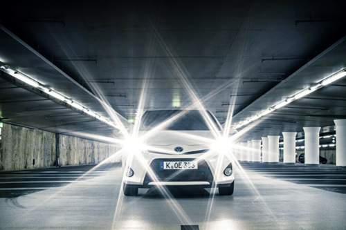So manchem geht ein Licht auf: Der Toyota Yaris Hybrid kostet gar nicht mehr als ein vergleichbar ausgestatteter Diesel oder Direkteinspritzer