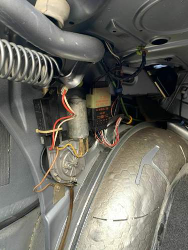 Reials Audi 100 e Antenne