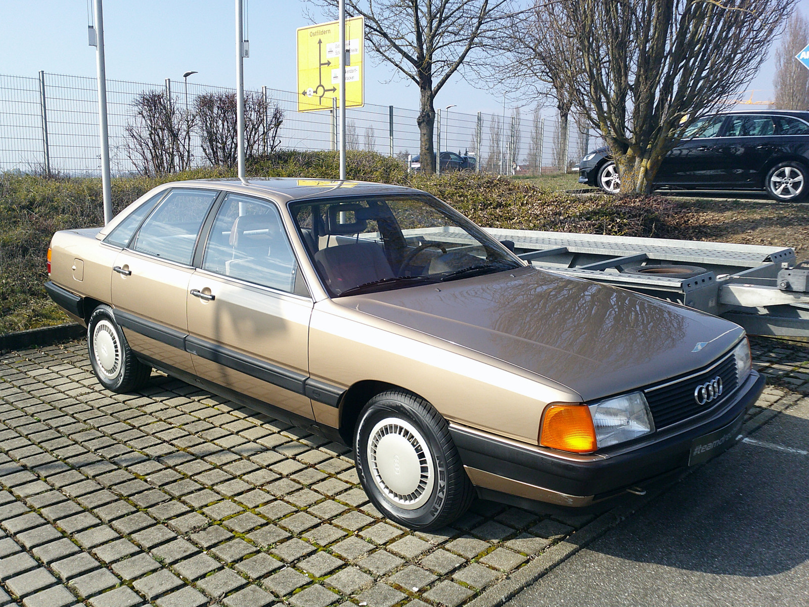 Audi 100 C3/44 1.8 Test