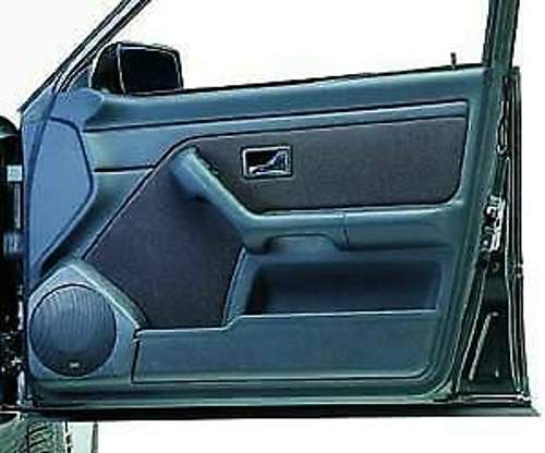 Audi-tuerverkleidung-mit-phonocar-doorboards