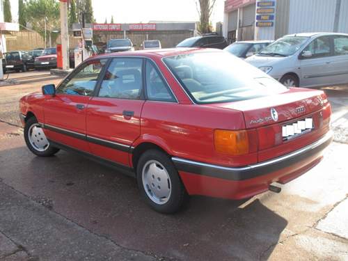 Audi-90-rouge