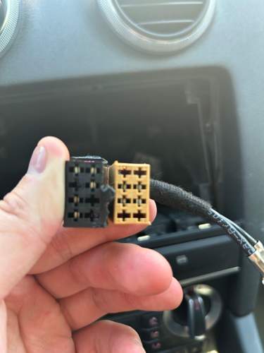 Alter Radio Stecker