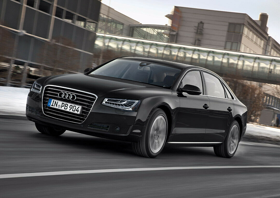 Fotomontage: So könnte das Audi A8 Facelift aussehen. Der Grill wird breiter und flacher, die Scheinwerfer arbeiten mit LED-Technik