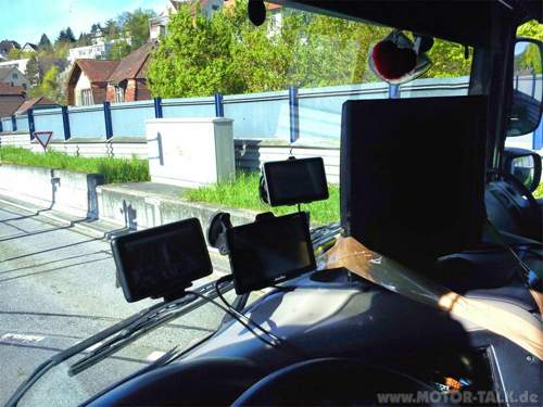 Lastwagen-mit-eingebautem-fernseher