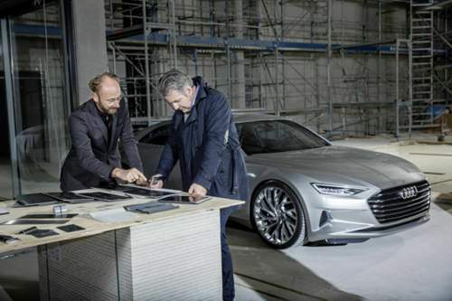 Audi-Chefdesigner Marc Lichte (l.) mit unserem Reporter Stefan Grundhoff