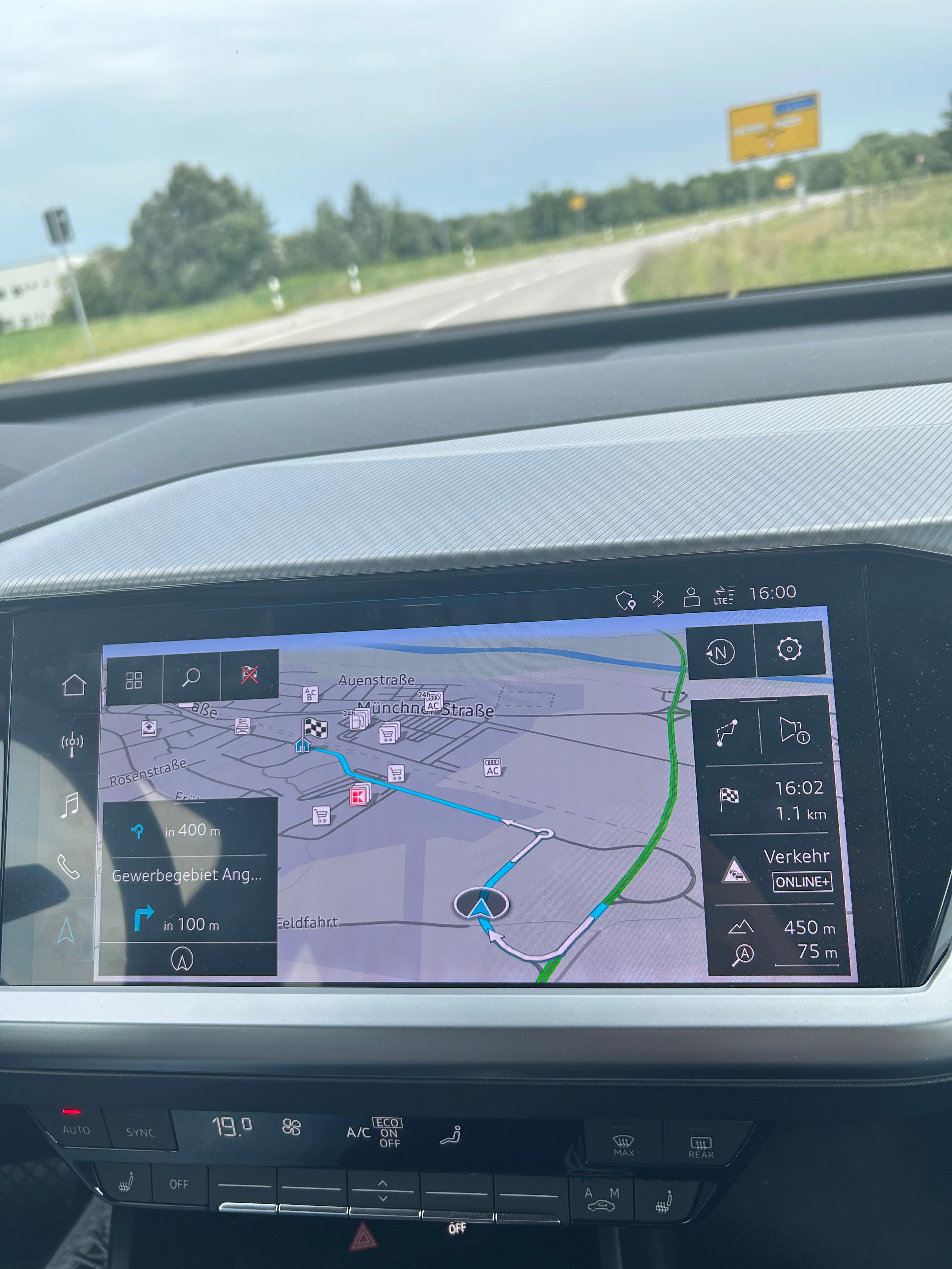 Audi Q4: Routenführung friert ein, obwohl GPS weiter läuft