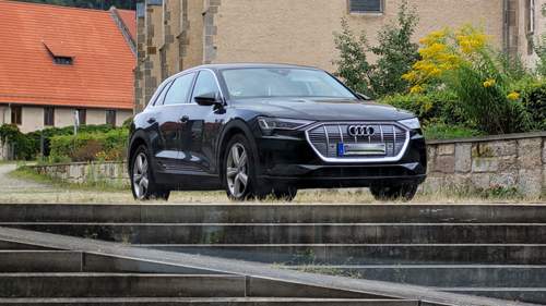 E-tron unischwarz