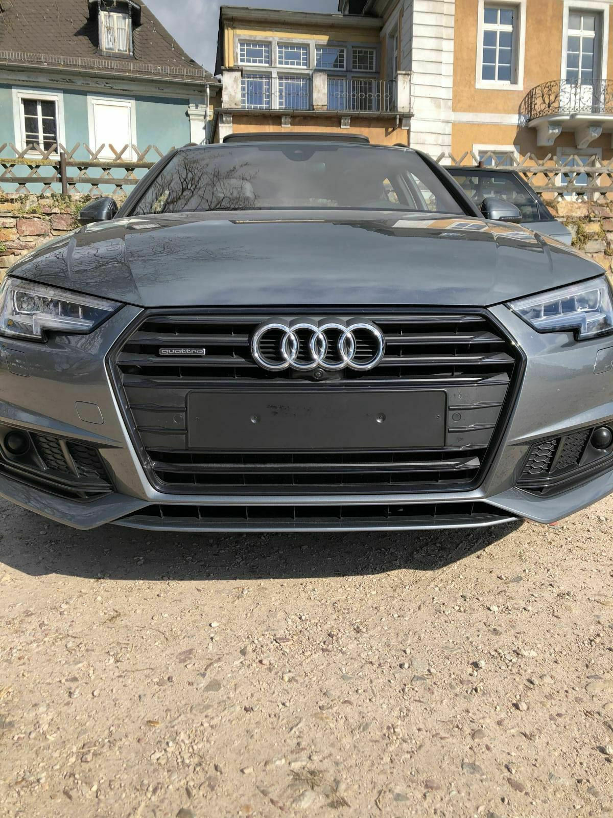 Audi Ringe im Grill wechseln
