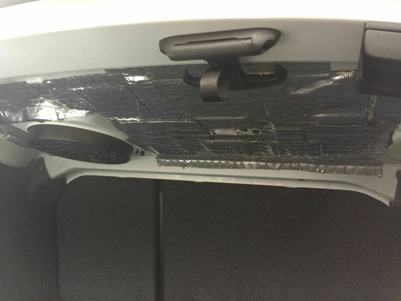 Audi S5 Hutablage gedämmt