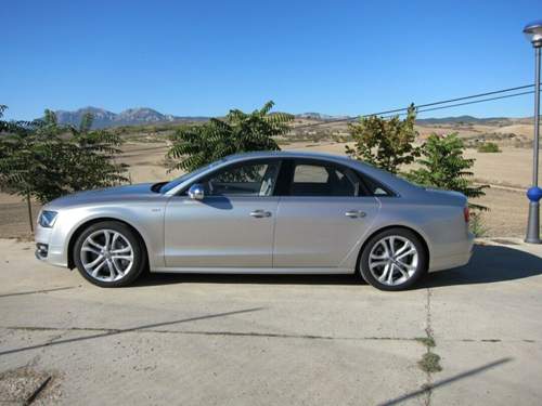 Neuer Audi S8