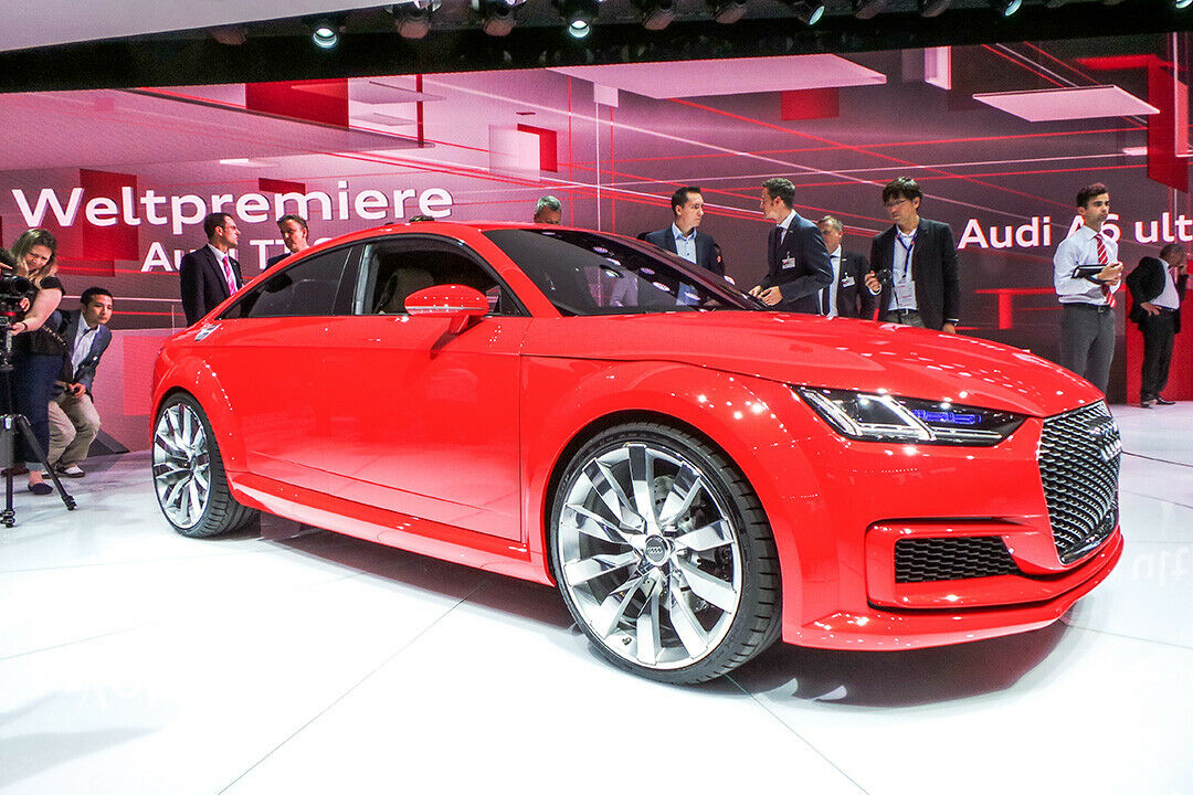 Audi TT Sportback: Die Studie kombiniert die TT-Front mit vier Türen, langem Radstand und einem schrägen Rücken