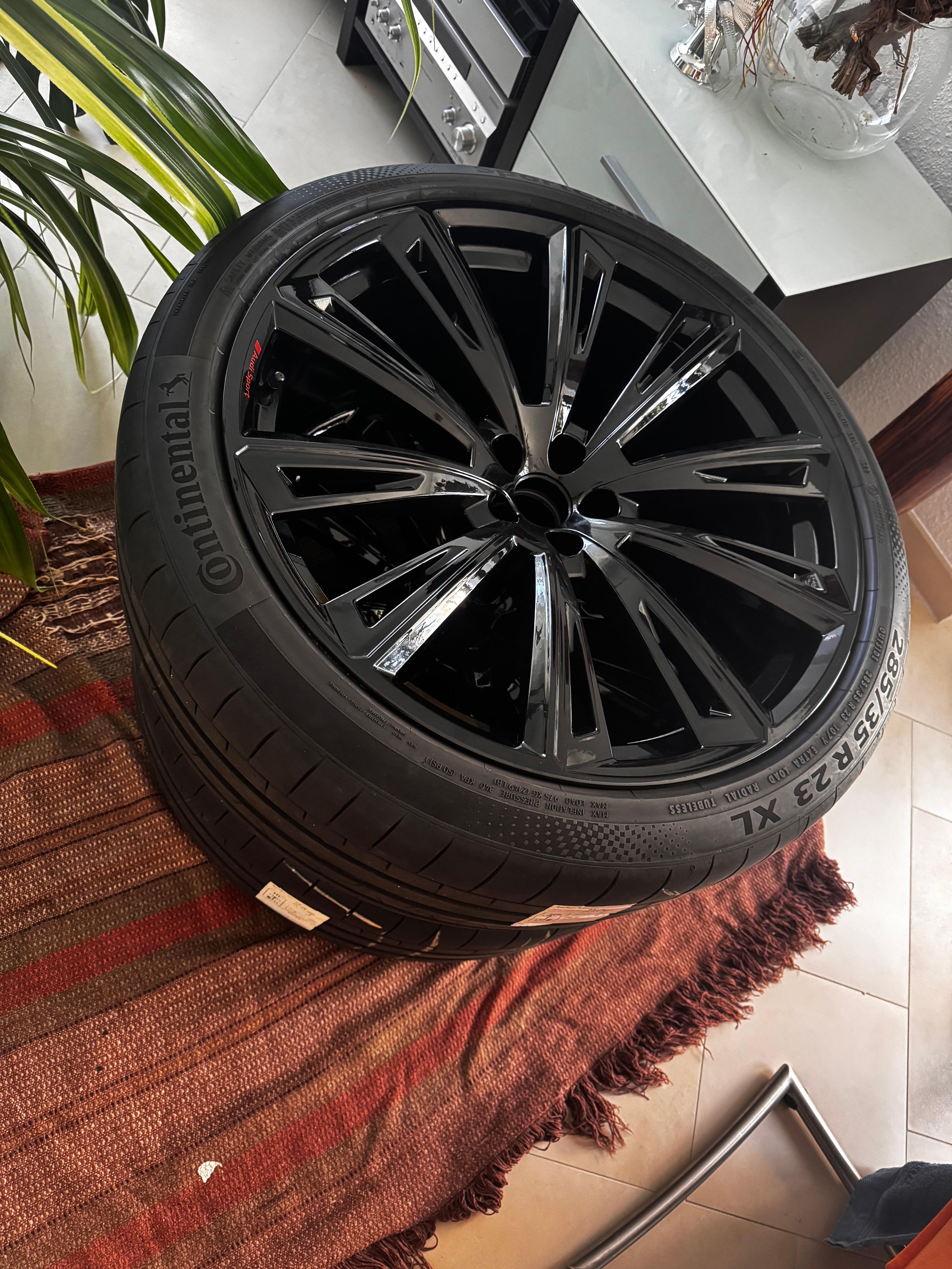 AUDI Sport Q8 4M8601025AT 10Jx23H2 ET15 incl Conti 285/35 schwarz