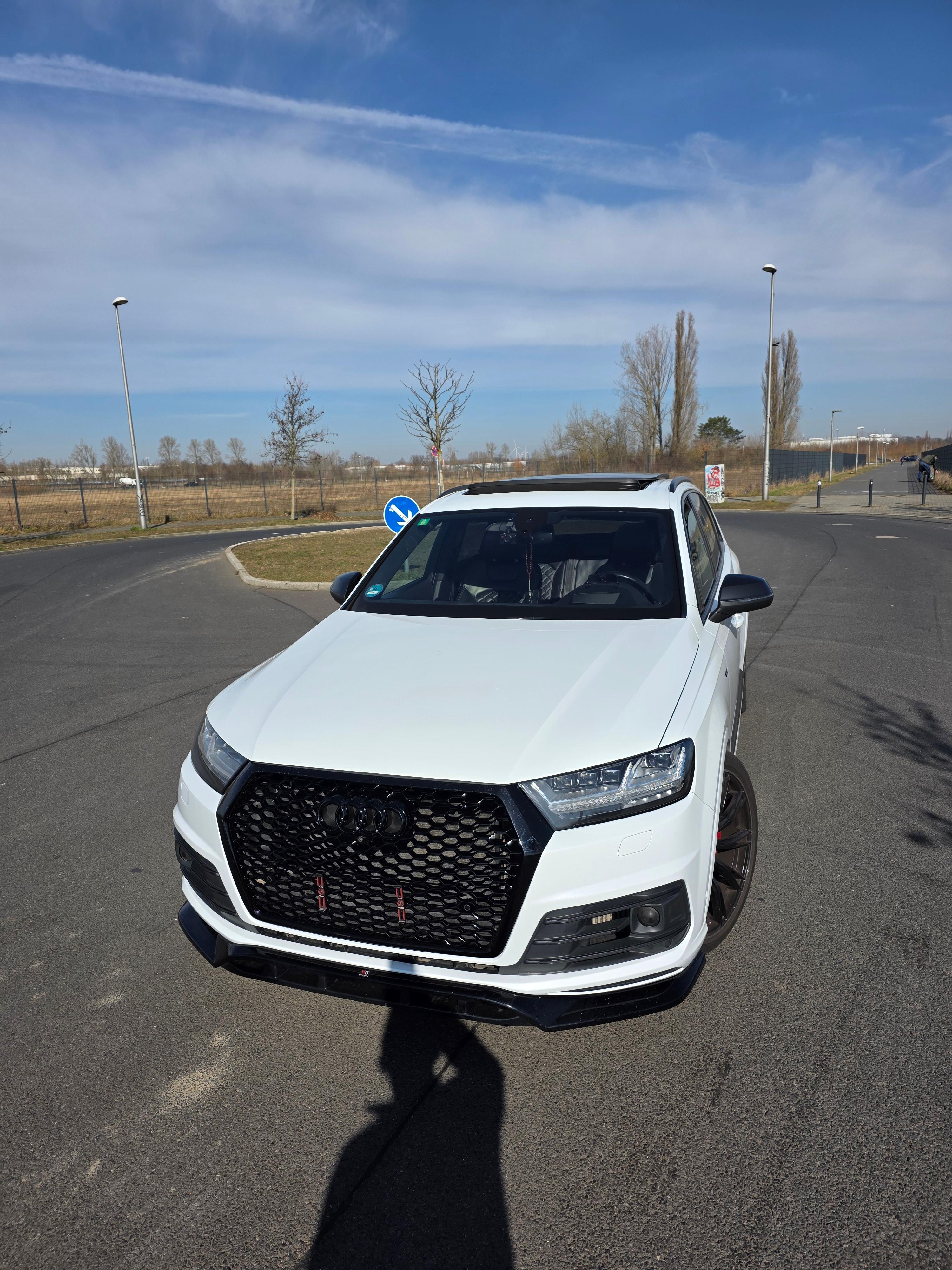 Audi Sq8 Grill auf Wabengrill/Rsq8 Grill umbauen