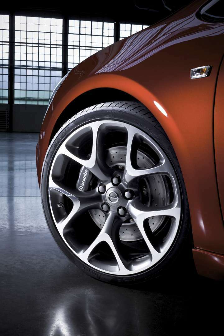 Opel Astra OPC Detail