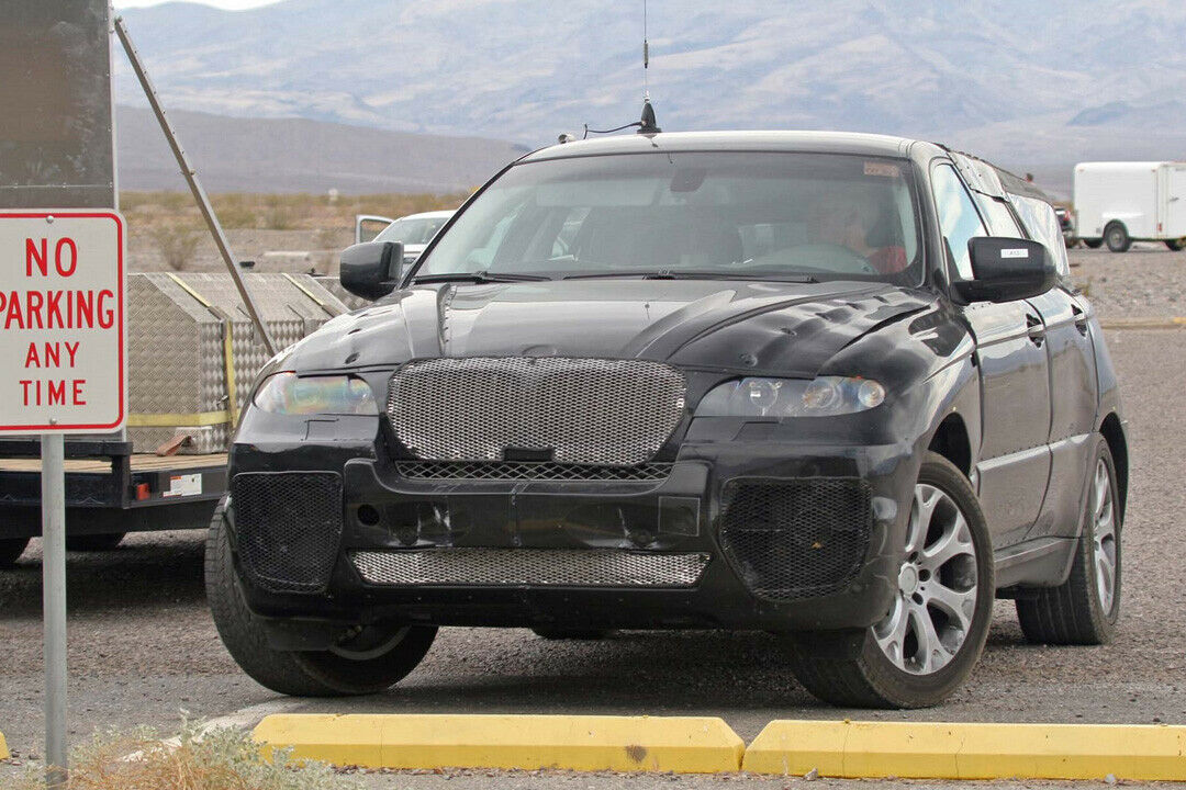 Auch den BMW X6 bekam Priddy früh vor die Linse