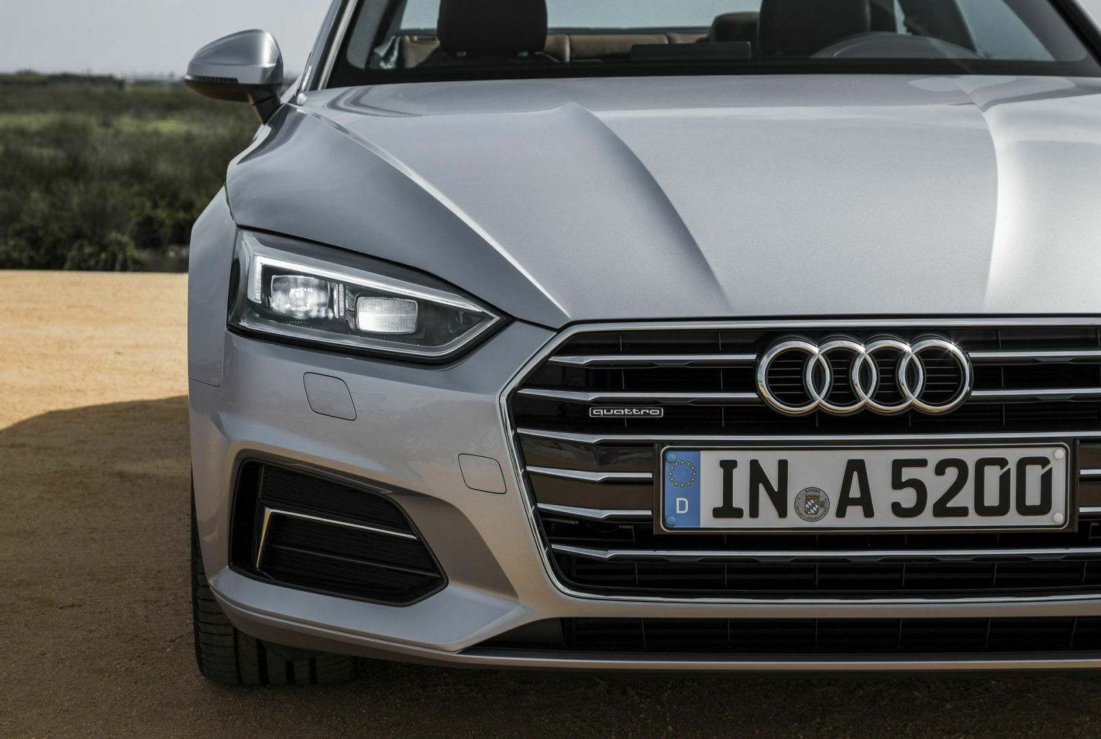 Der A5 TDI wird komfortabler abgestimmt als der S5: Er federt weicher und bremst weniger scharf