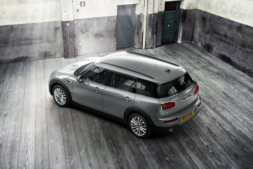 Der neue Mini Clubman ist mit zwei vollwertigen Türen im Fond ausgestattet. Der Vorgänger hatte eine gegen die Fahrtrichtung öffnende "Clubtür"