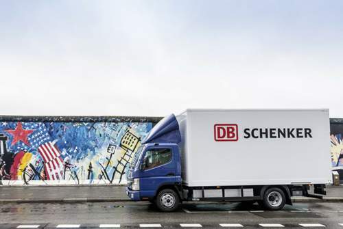 Der erste rein elektrische Serien-Lkw der Welt: Der eCanter der Daimler-Tochter Mitsubishi Fuso Trucks ist für Lieferungen von bis zu 4,5 Tonnen im innerstädtischen Bereich konzipiert
