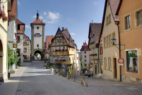 Rothenburg ob der Tauer - Die Romantische Straße führt durch die schöne Altstadt mit ihren zahlreichen Fachwerkhäusern