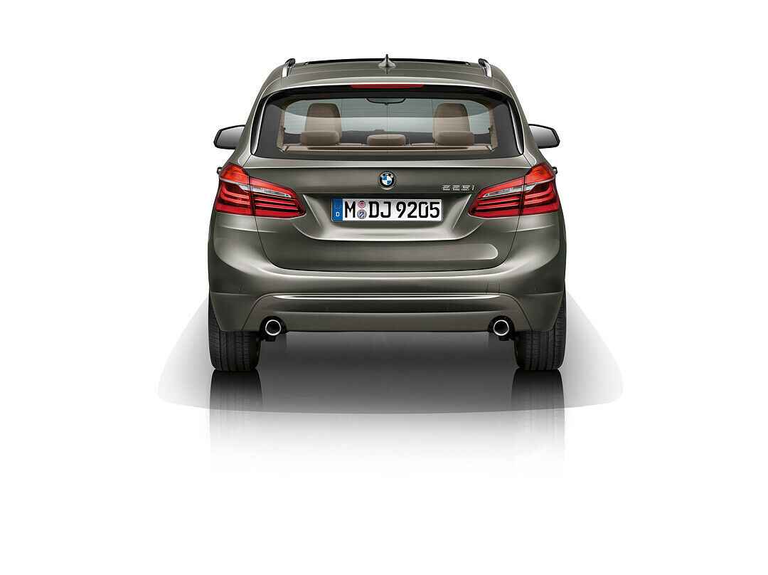 Der BMW 2er Active Tourer ist von hinten leicht als BMW zu erkennen