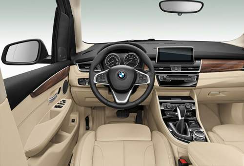 Das Cockpit des BMW 2er Active Tourer