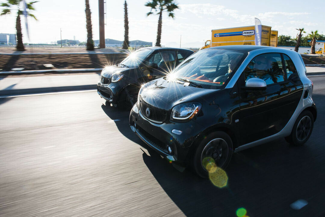 Insgesamt gehörten drei Smart und drei weitere Autos zum Konvoi