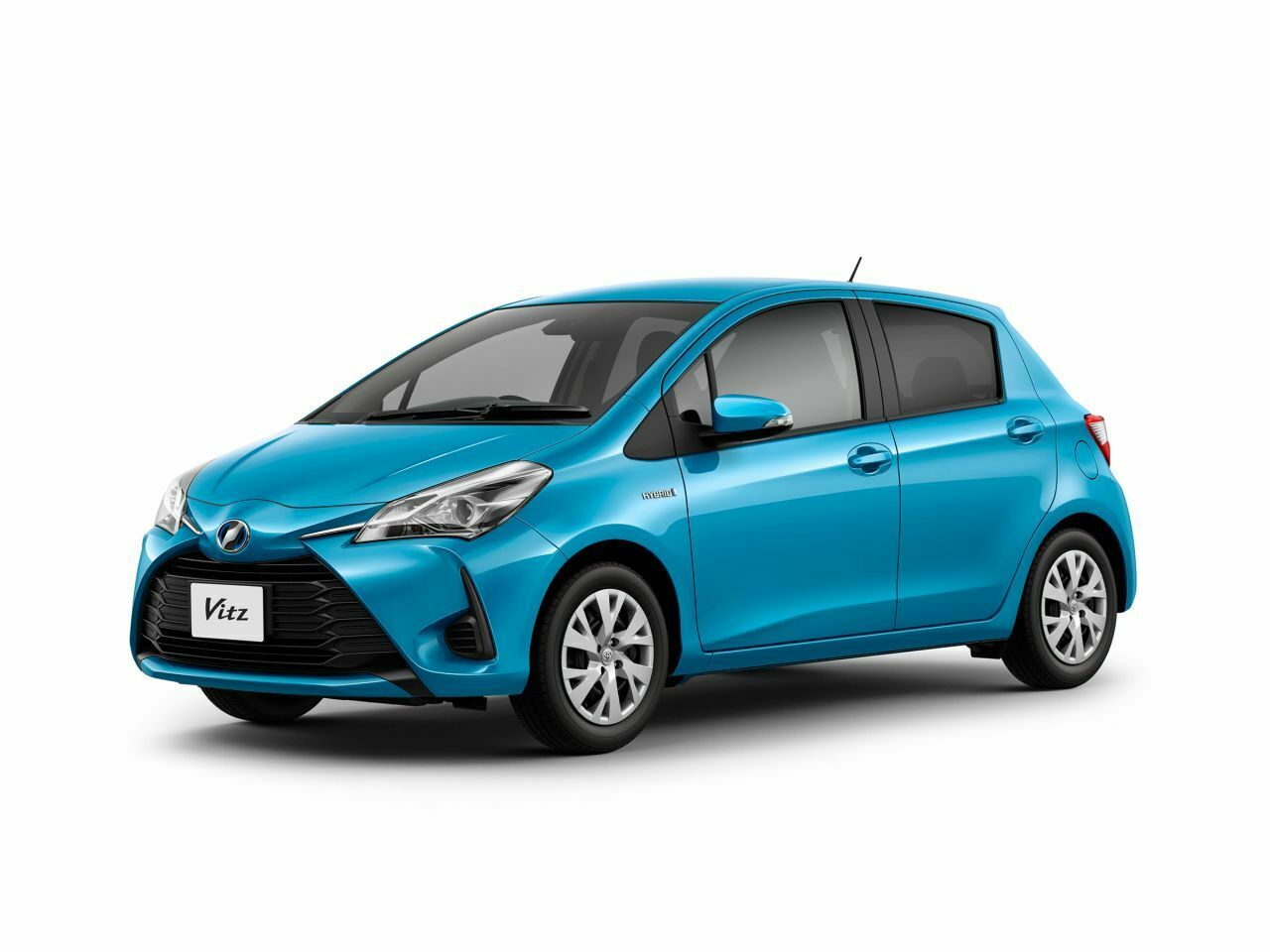 Japan-Version Toyota Vitz: Der Kleinwagen erhält kleinere Änderungen im Cockpit, neue Dämpfer und - für uns ein alter Hut - endlich einen Hybridantrieb