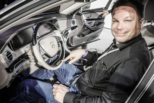 Auf dem Lenkrad steht: Mercedes Benz. Dabei heißt die Sub-Marke doch Mercedes-Maybach