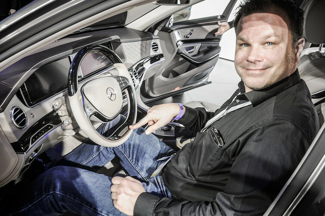 Auf dem Lenkrad steht: Mercedes Benz. Dabei heißt die Sub-Marke doch Mercedes-Maybach