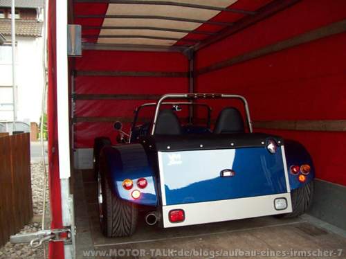Seven-auf-trailer-verladen Bild 324