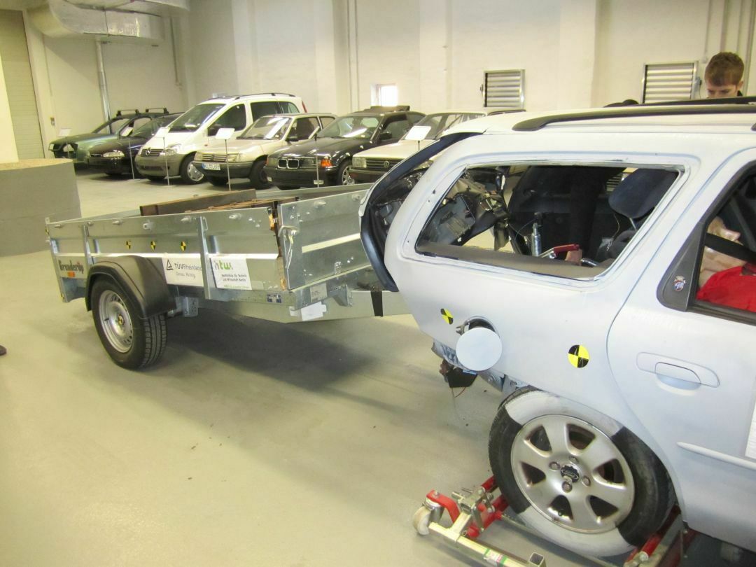 HTW Anhänger-Crashtest