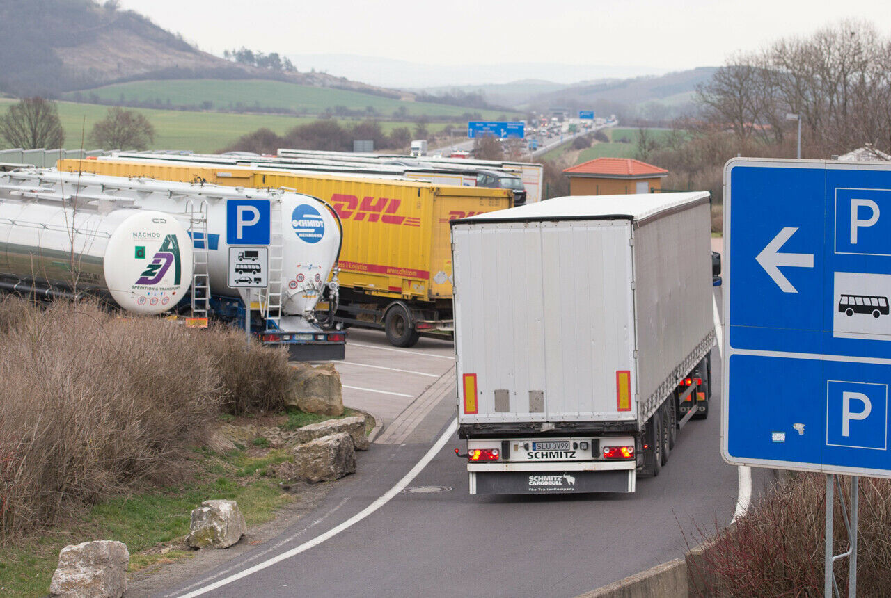 Auf den meisten Parkplätzen sind die Lastwagenfahrer vor Übergriffen nicht geschützt