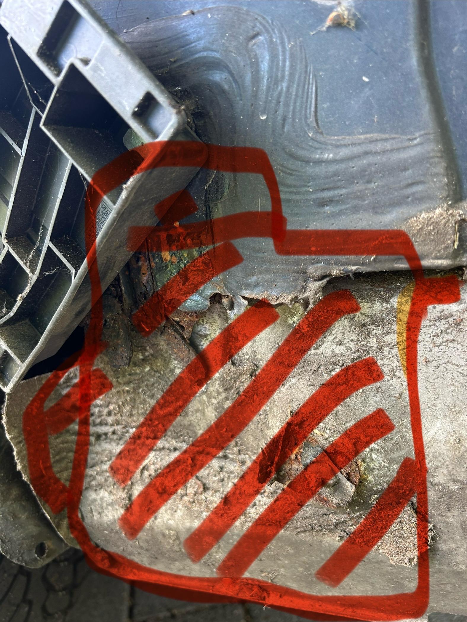 Aufnahme Heck-Stoßstange weg
