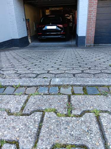 Garageneinfahrt gerade